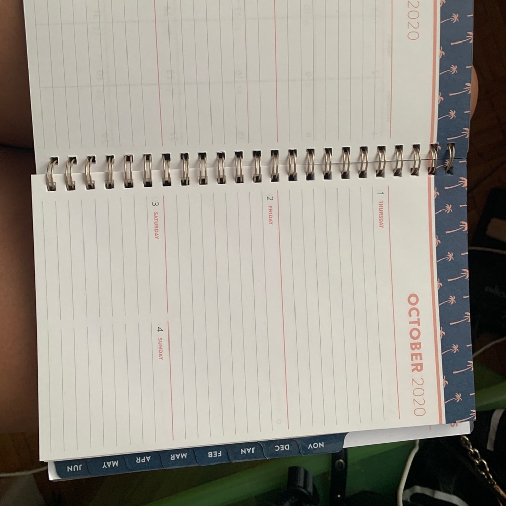 FREE WITH PURCHASE ! Planner organizer  2020-2021 - Picture 4 of 4